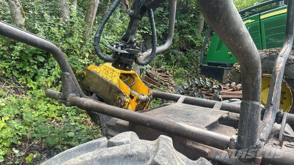 Timberjack 810 B شاحنات