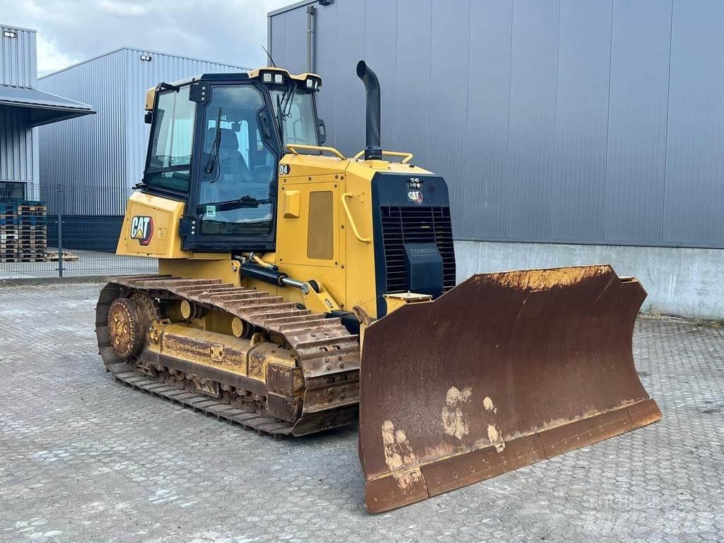 CAT D4-15VP بلدوزرات مجنزرة