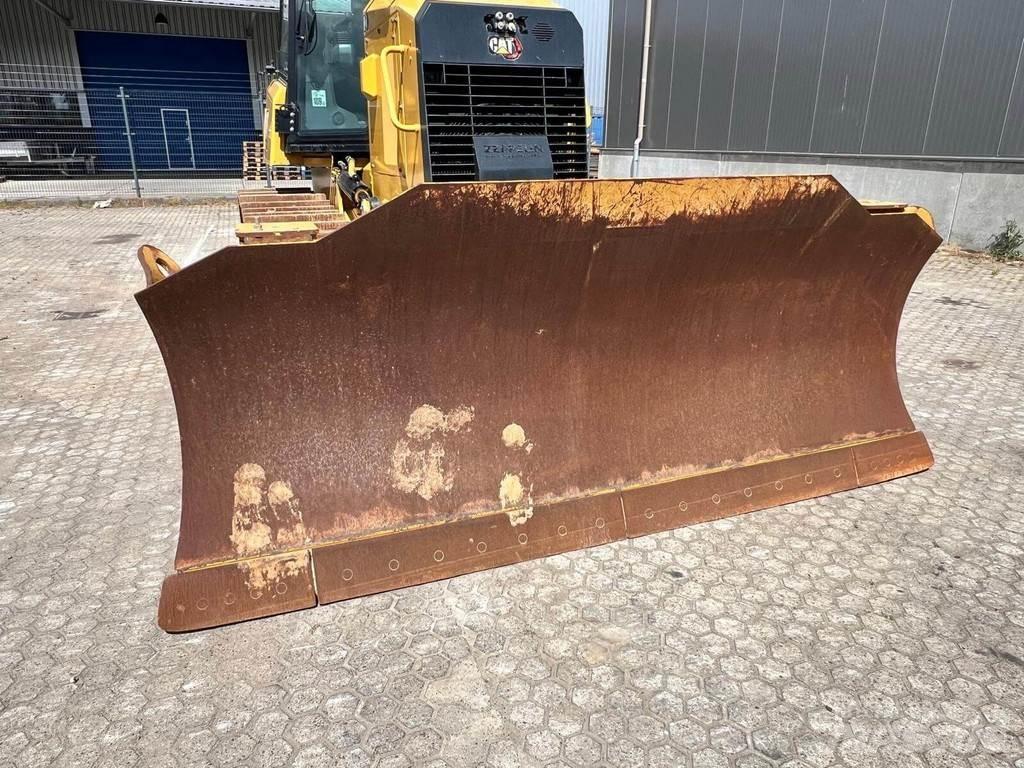 CAT D4-15VP بلدوزرات مجنزرة