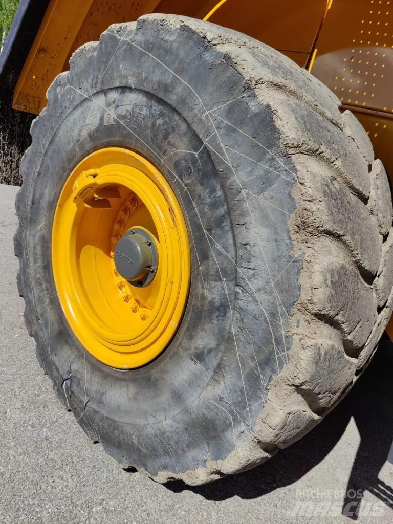 Volvo L 180 E لوادر بعجل