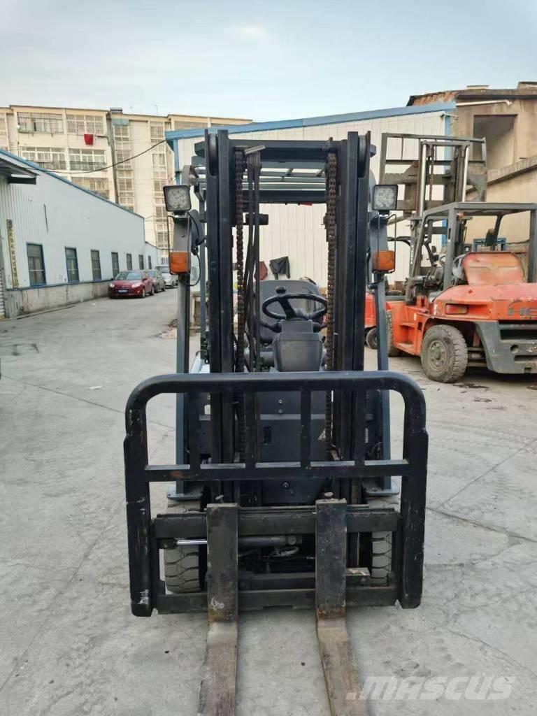 Toyota 2t شاحنات الديزل