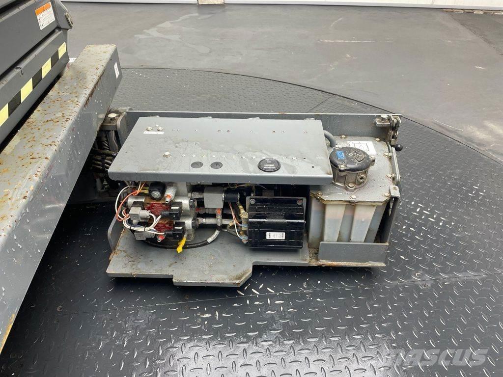 SkyJack SJ3219 رافعات مقصية الشكل