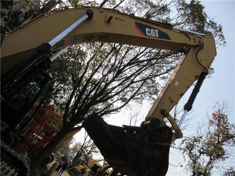 CAT 349 E حفارات زحافة