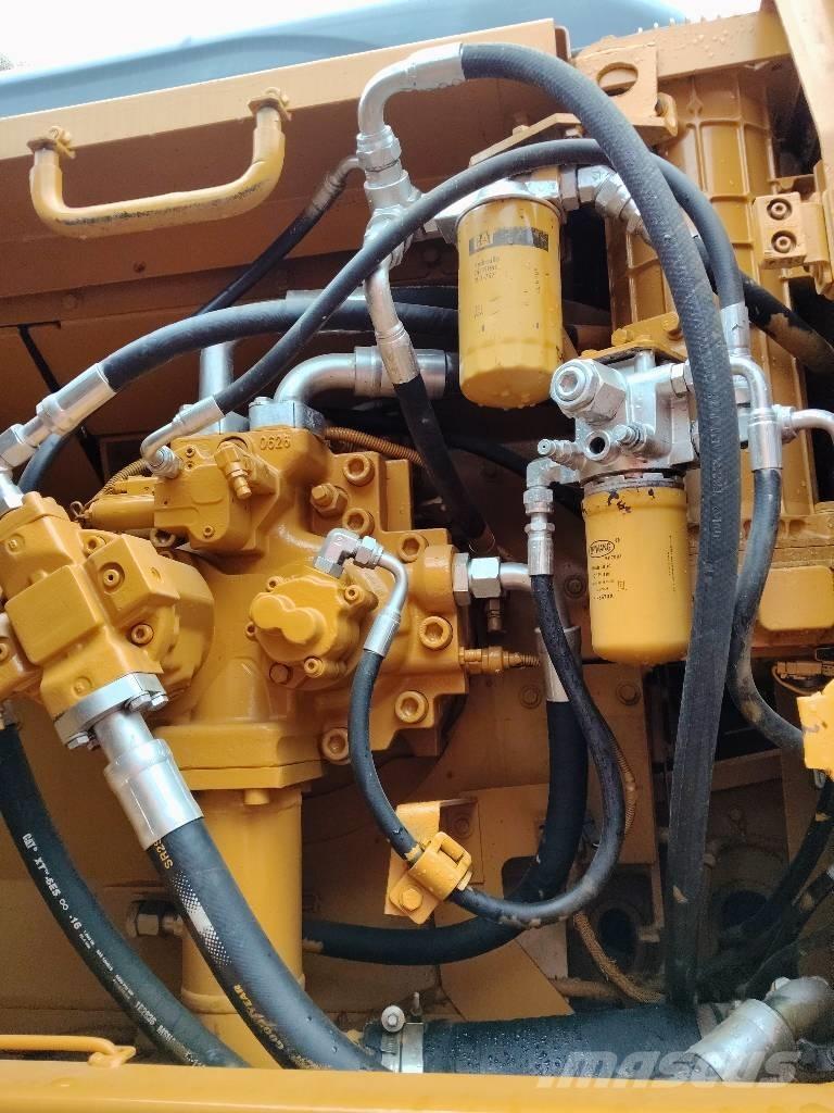 CAT 330 C حفارات زحافة