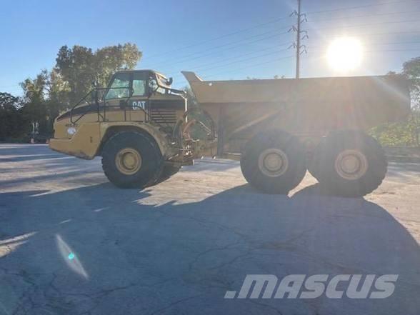 CAT 740 ساحبات مفصلية