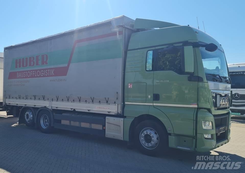 MAN 26.440 / 7.4m / LIFT شاحنات بغطاء جانبي