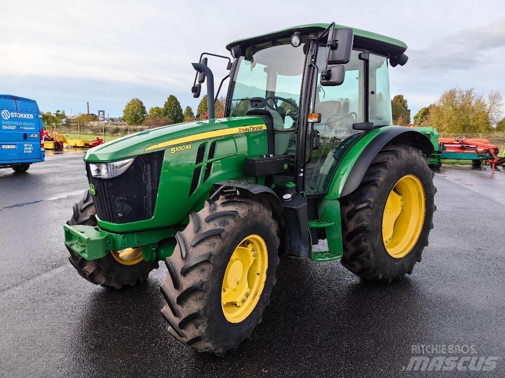 John Deere 5100 M الجرارات