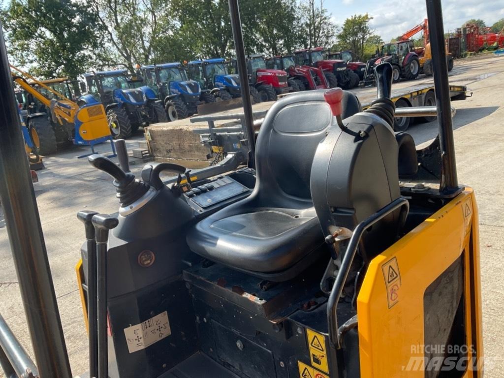 JCB 15 C-1 حفارات صغيرة أقل من 7 طن (حفارات صغيرة)