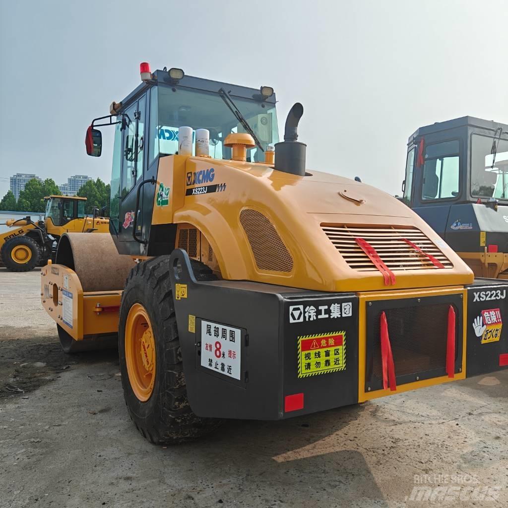 XCMG XS 223 J مداحل أحادية الأسطوانة