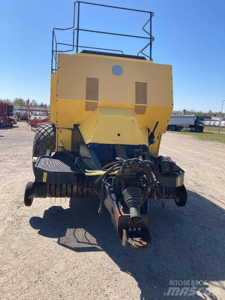 New Holland BB 980 محزمات مربعة