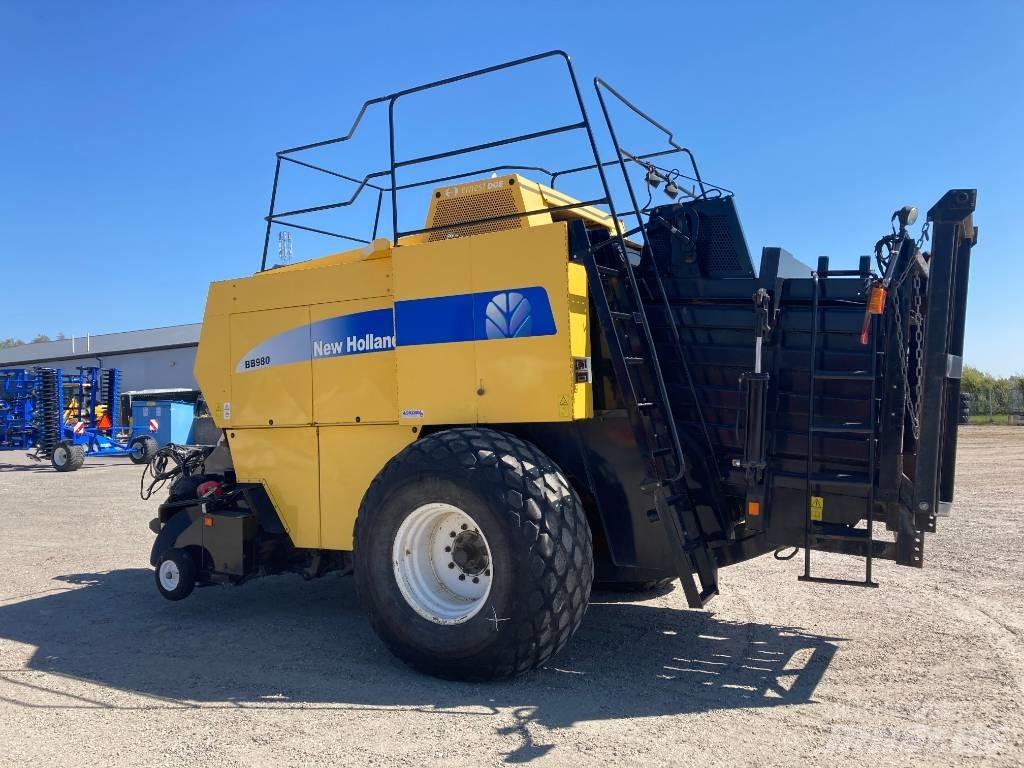 New Holland BB 980 محزمات مربعة