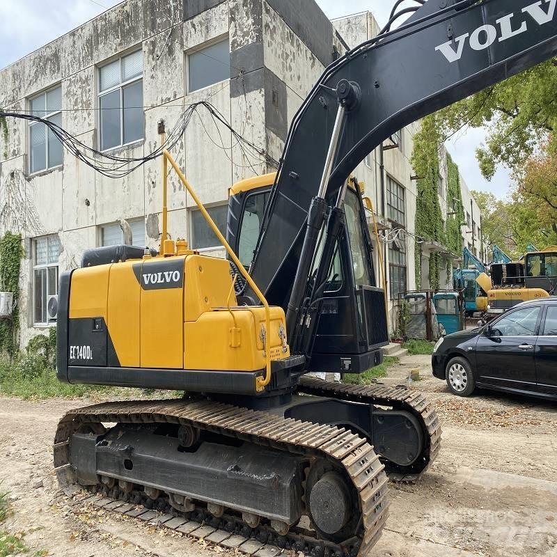 Volvo EC 140 DL حفارات زحافة