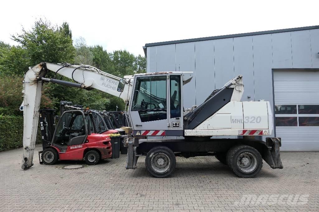 Fuchs MHL 320 مناولات المخلفات / مناولات صناعية