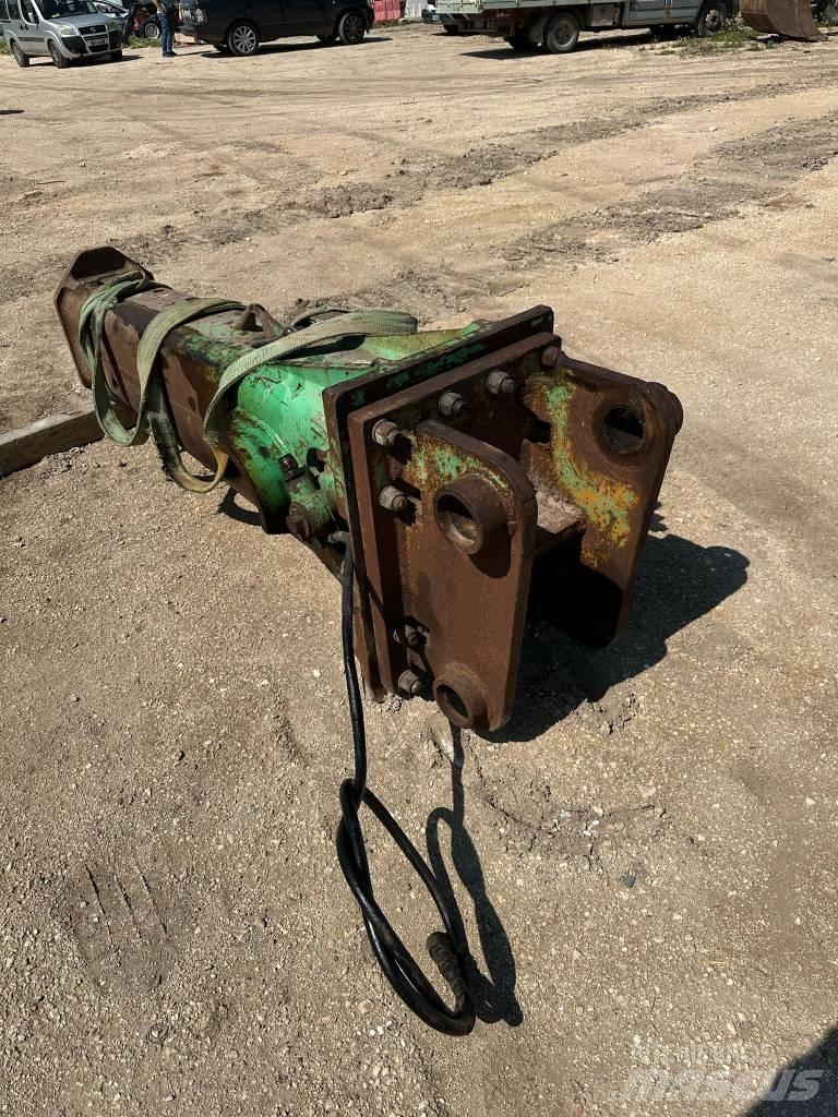 Montabert V 32 مطارق / كسارات