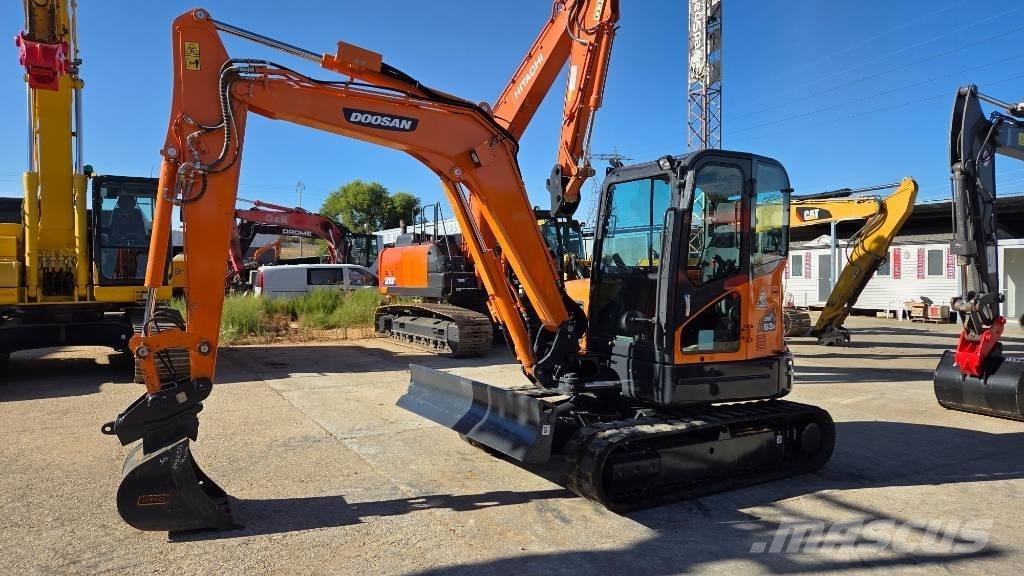 Doosan DX 63 R حفارات صغيرة أقل من 7 طن (حفارات صغيرة)