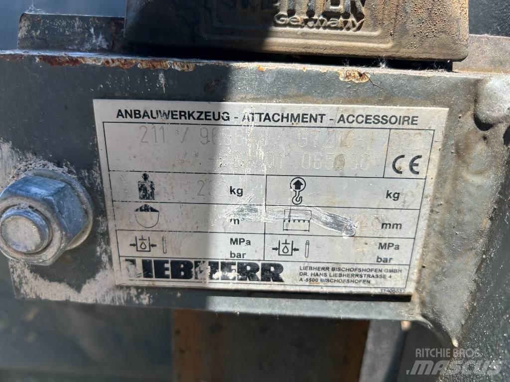 Liebherr L 506 لوادر بعجل