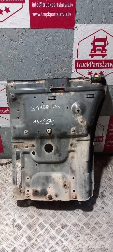 Scania 94 D.   1515194 كابينة والداخلية