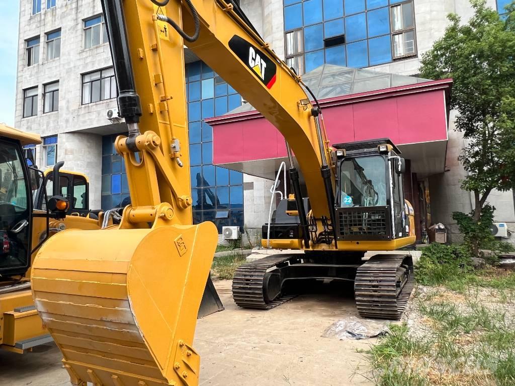CAT 320D حفارات زحافة
