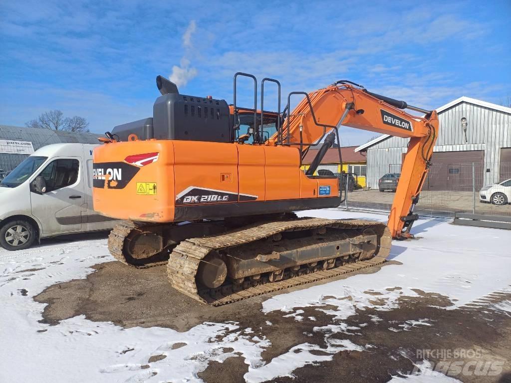 Develon DX 210 LC-7 حفارات زحافة