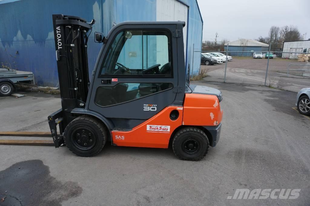 Toyota 52-8FDF30 شاحنات الديزل