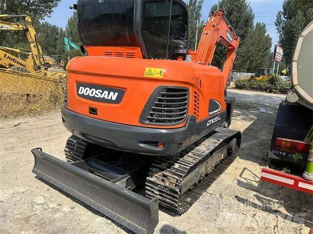 Doosan DX55 حفارات صغيرة أقل من 7 طن (حفارات صغيرة)