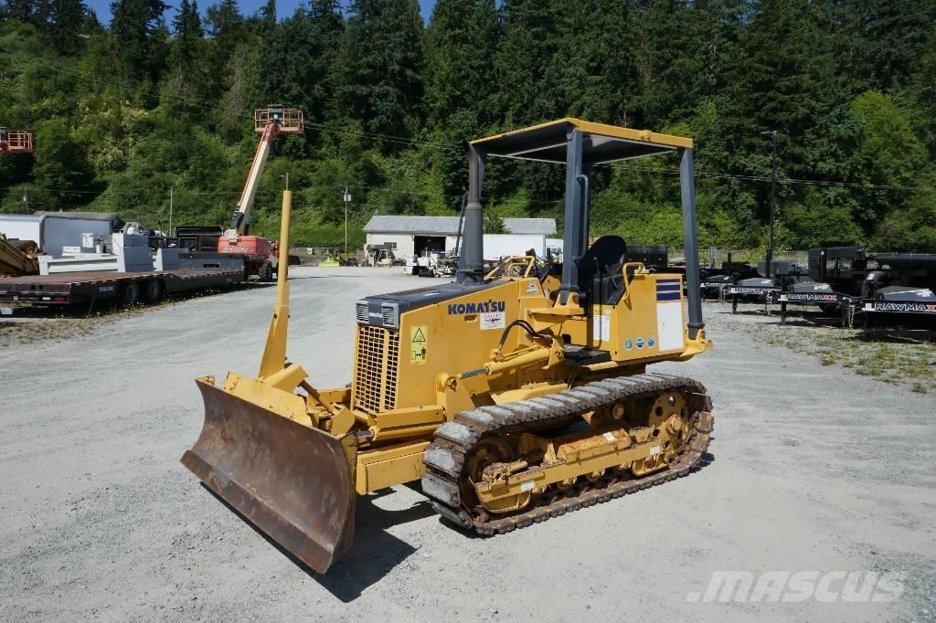 Komatsu D21A-8 بلدوزرات مجنزرة