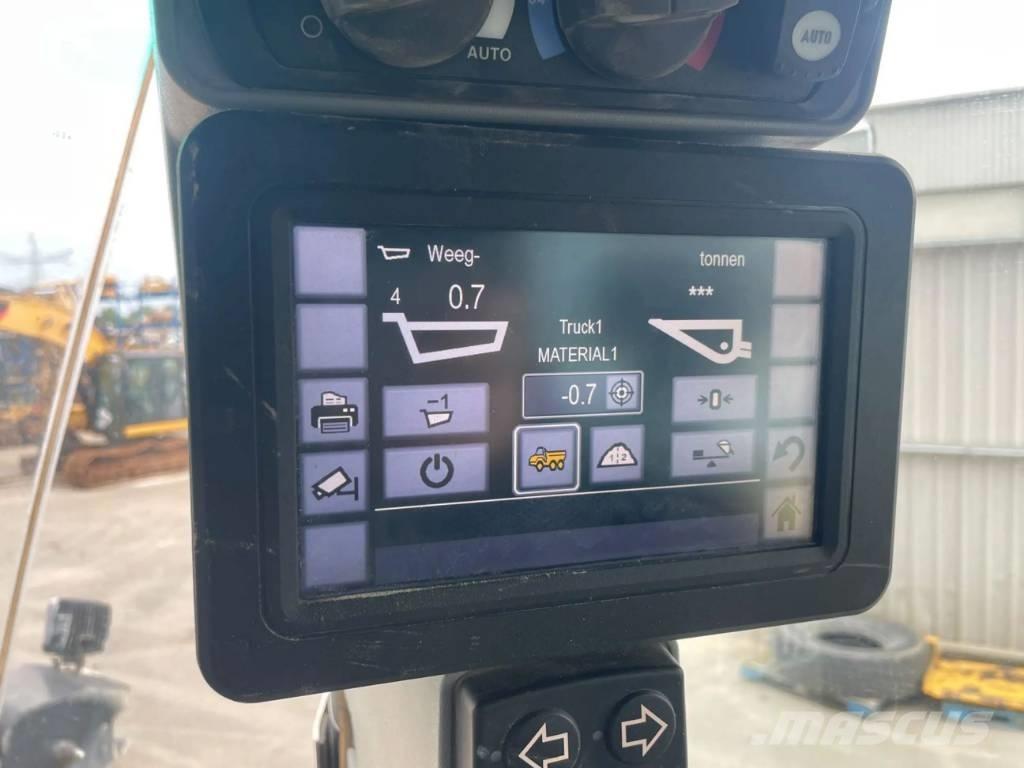 CAT 972M XE لوادر بعجل