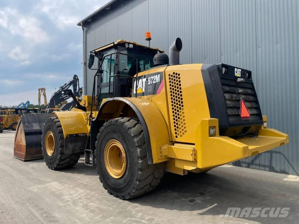 CAT 972M XE لوادر بعجل
