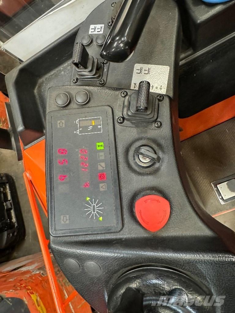 Toyota SSE135L شاحنات مناولة ذاتية الدفع