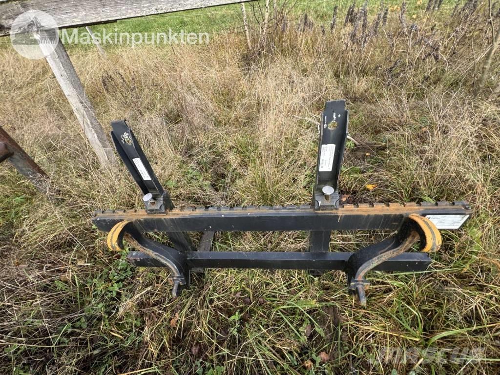 John Deere 5075 E الجرارات