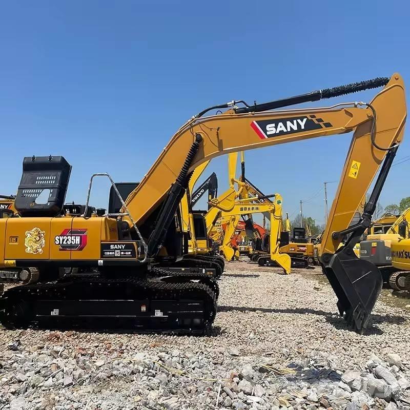 Sany SY 235 H حفارات زحافة
