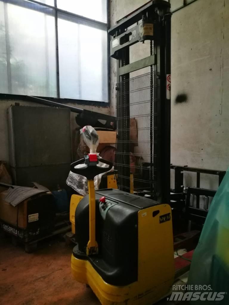 Hyster S 1.2 شاحنات ذات رافعات شوكية تعمل بالكهرباء