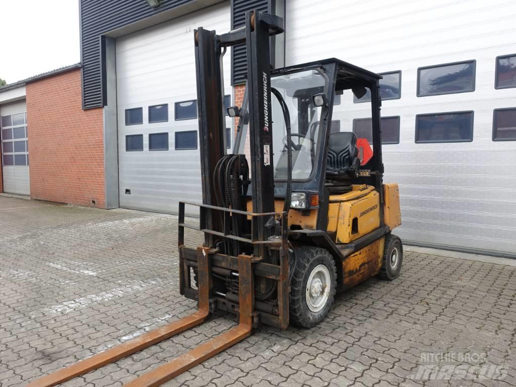 Jungheinrich DFG 25 شاحنات الديزل