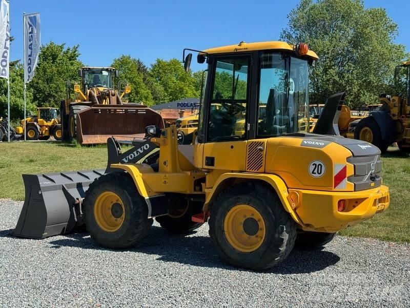 Volvo L 35 G لوادر بعجل