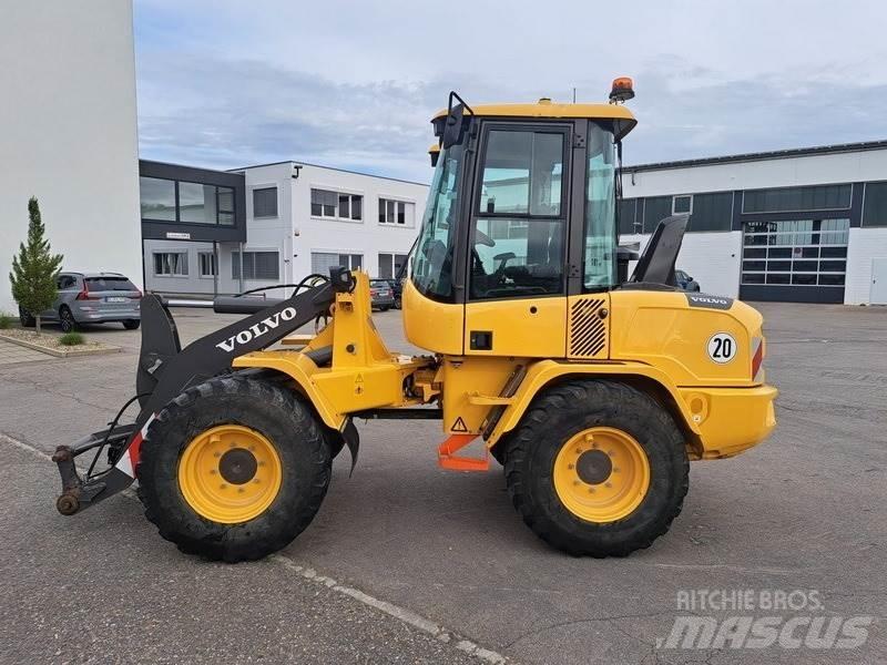 Volvo L 35 G لوادر بعجل