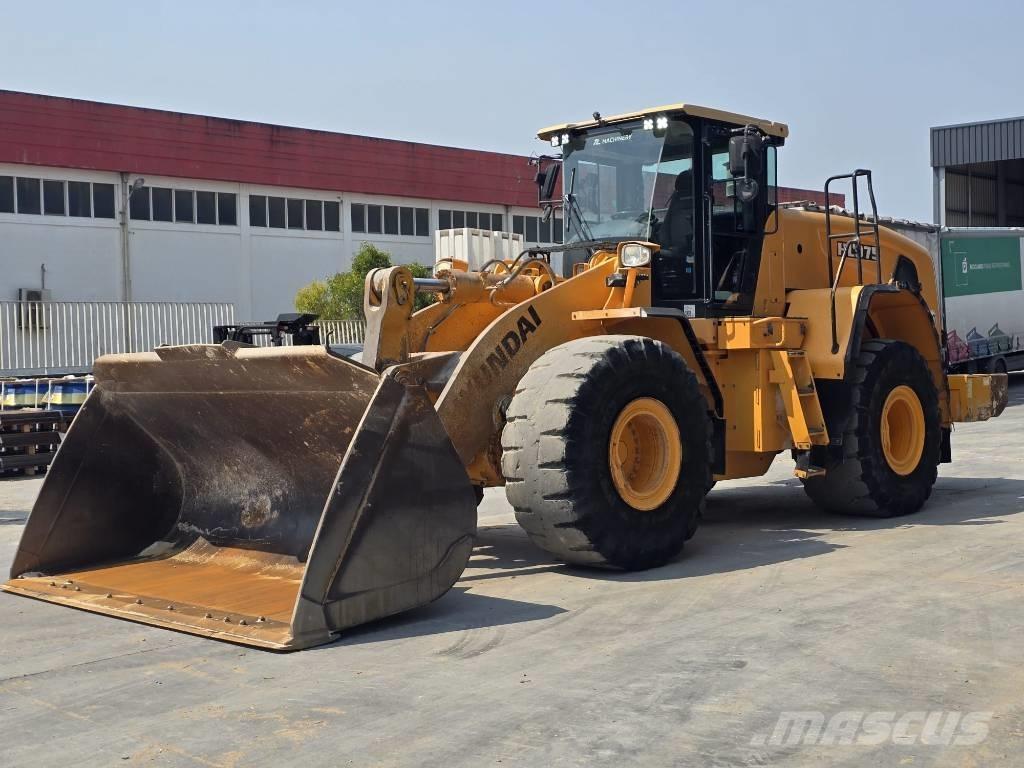 Hyundai HL 975 لوادر بعجل
