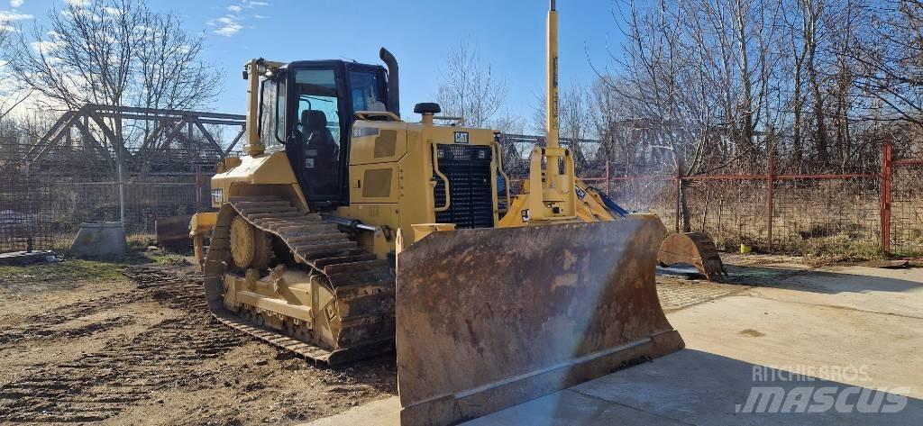 CAT D 6 N XL بلدوزرات مجنزرة