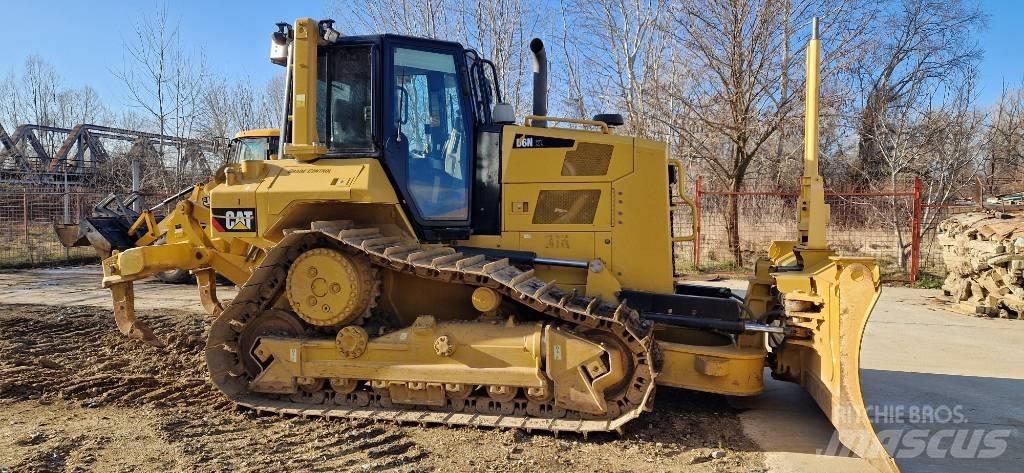 CAT D 6 N XL بلدوزرات مجنزرة
