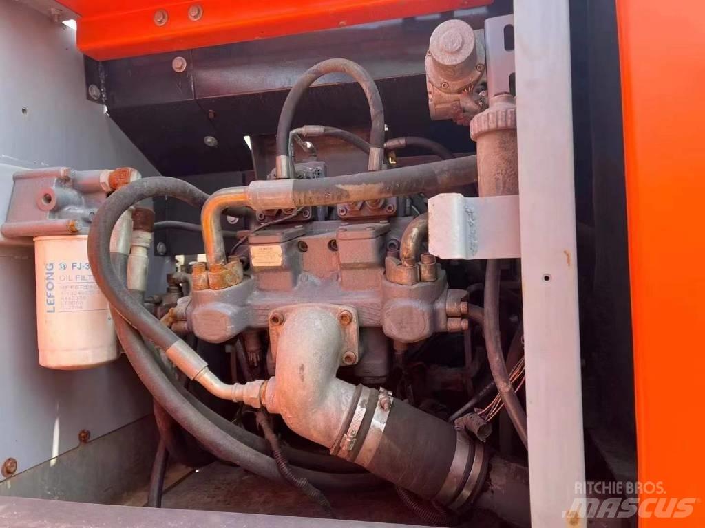 Hitachi zaxis240 حفارات زحافة