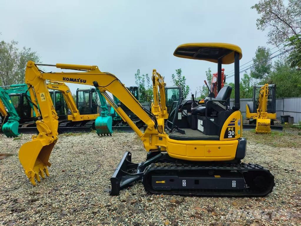 Komatsu PC 30 MR-3 حفارات صغيرة أقل من 7 طن (حفارات صغيرة)