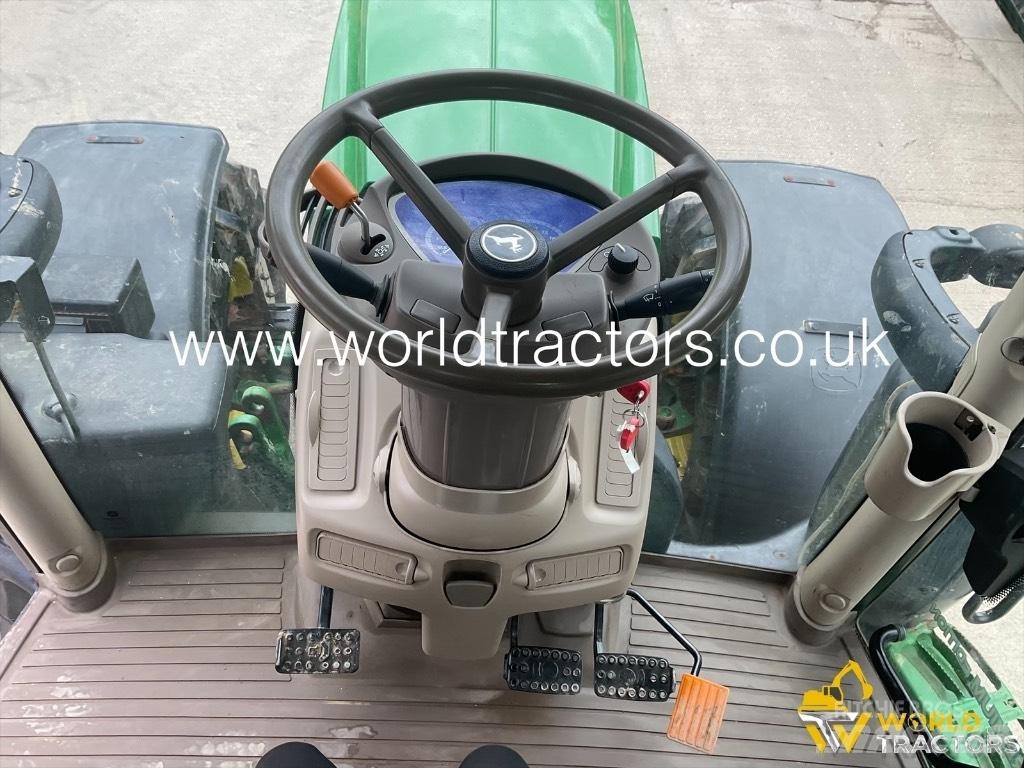 John Deere 6215 R الجرارات