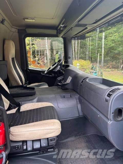 Scania P 230 شاحنات ذات هيكل صندوقي
