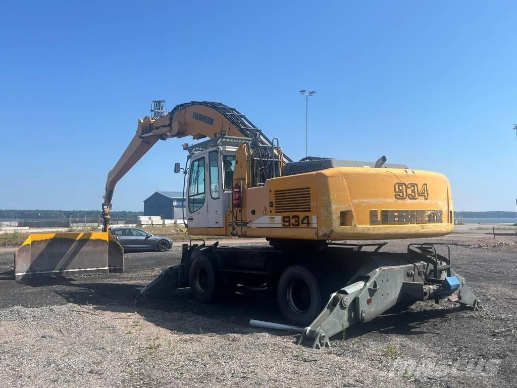 Liebherr A 934 C مناولات المخلفات / مناولات صناعية