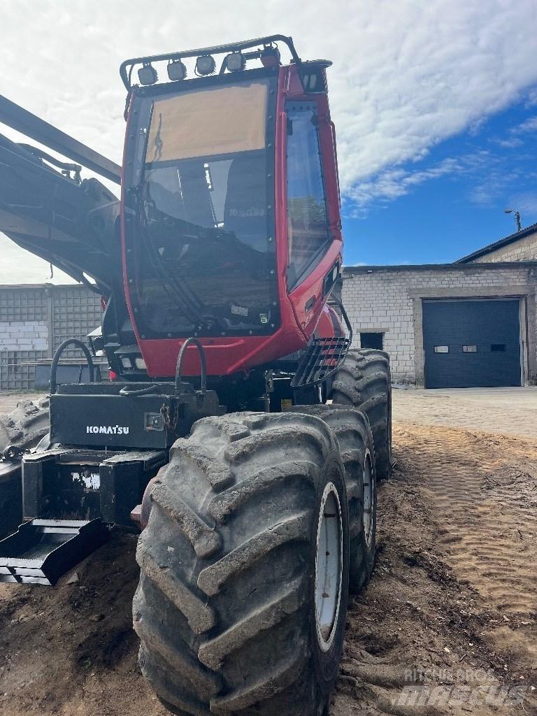 Komatsu 901 حصادات