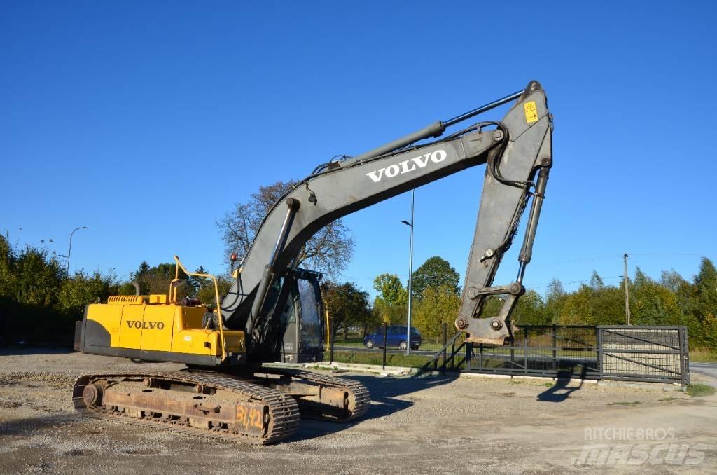 Volvo EC 240 C L حفارات زحافة