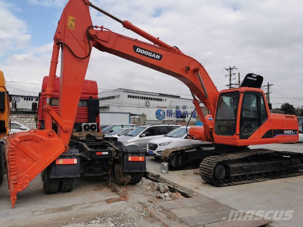 Doosan DH225LC-7 حفارات زحافة