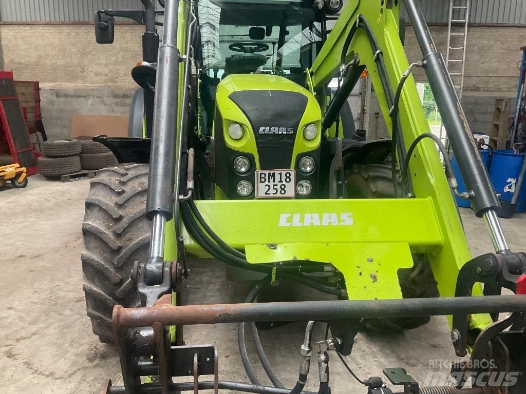 CLAAS Arion 440 CIS الجرارات