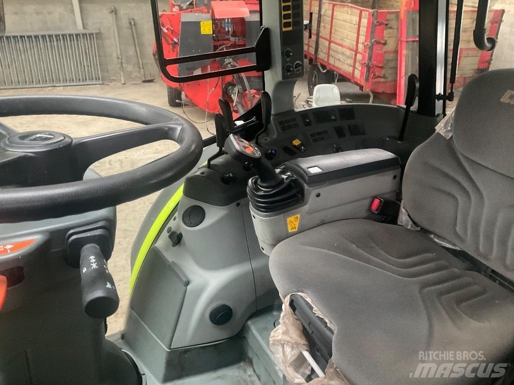 CLAAS Arion 440 CIS الجرارات
