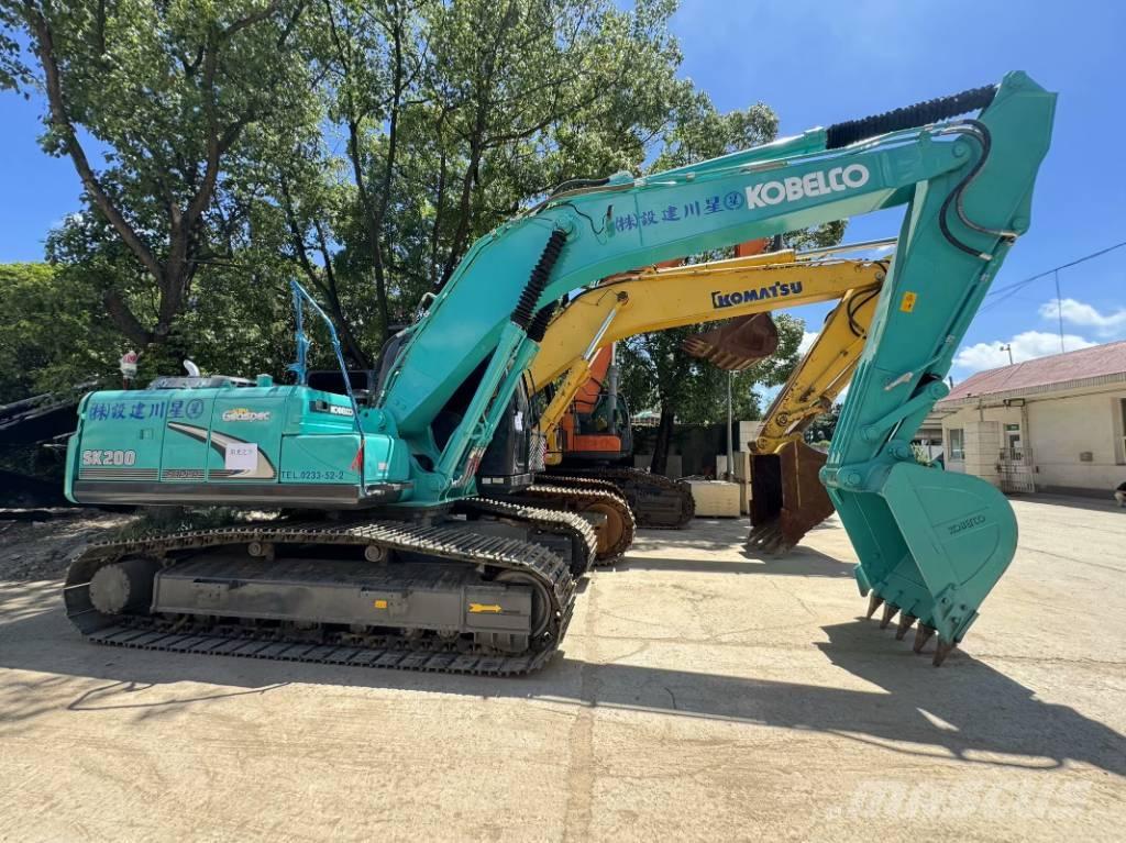 Kobelco SK200-8 حفارات زحافة