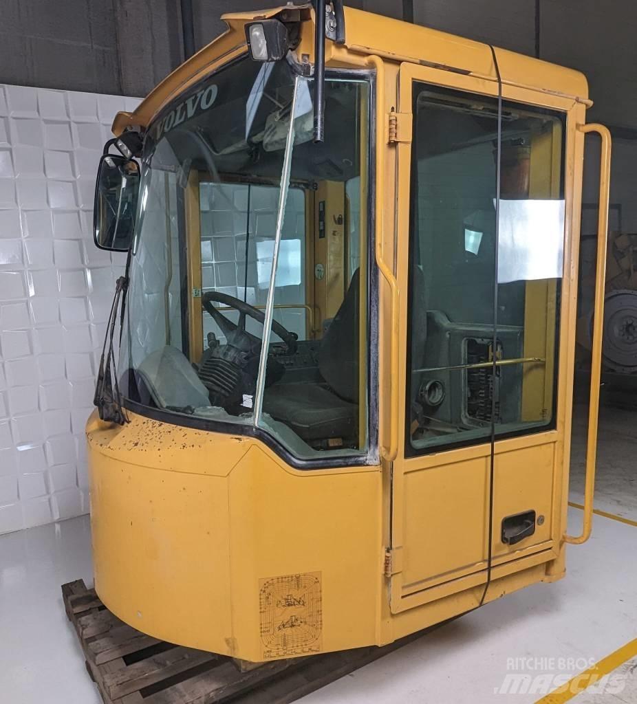 Volvo L 180 E Cab كابينة والداخلية
